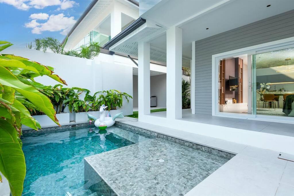 Villa Azure Indigo Pattaya Bagian luar foto